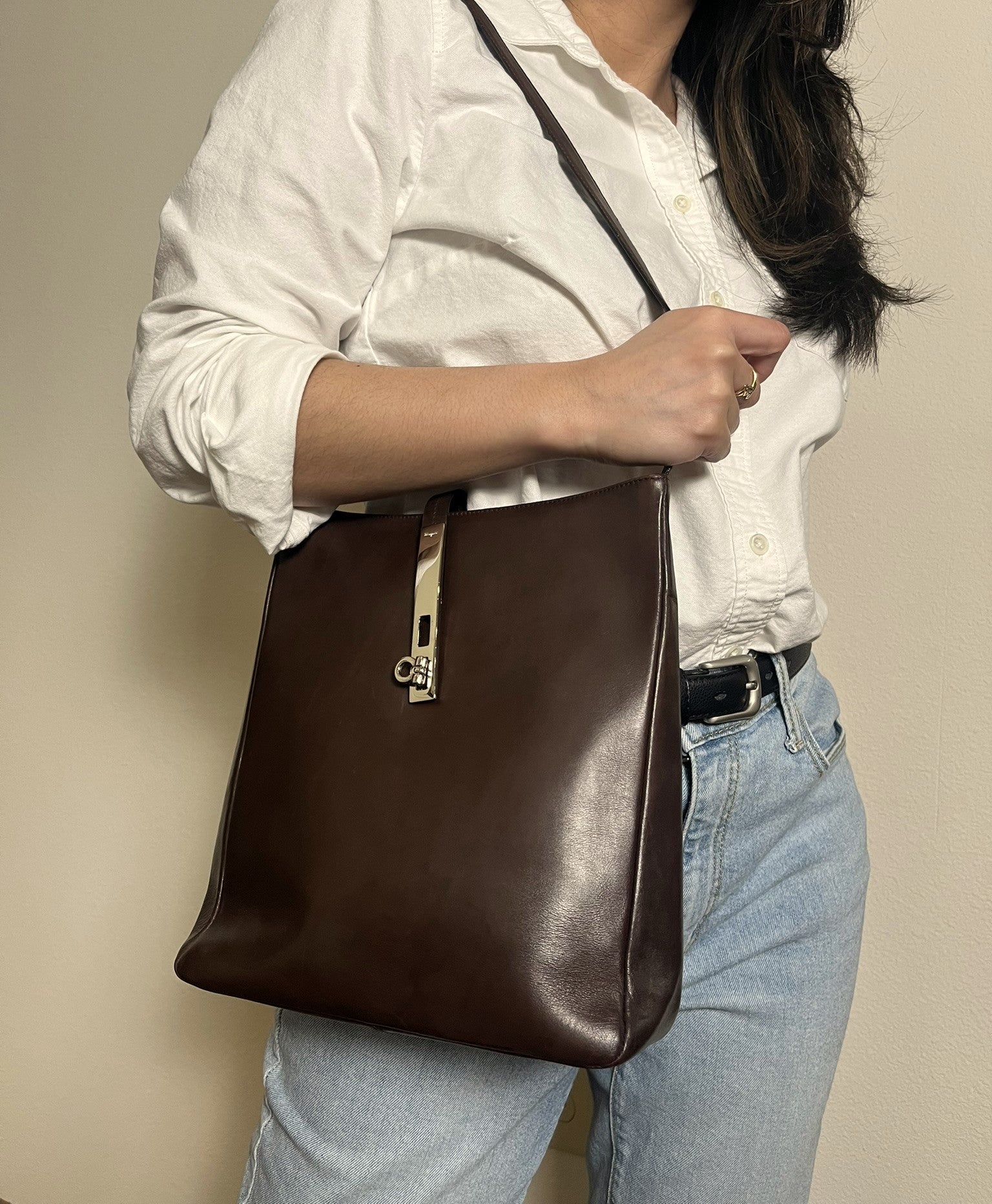 salvatore ferragamo shoulder bag